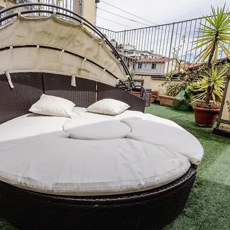 Attico Dei Poeti Apartment *
