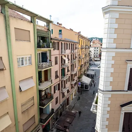 Attico Dei Poeti
